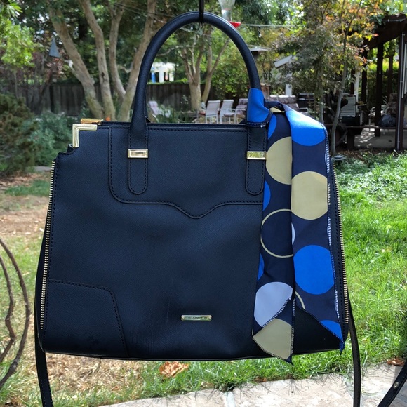 Rebecca Minkoff Handbags - 🌺 Rebecca Minkoff CLASSIC Navy Leather Bag M/L!!!